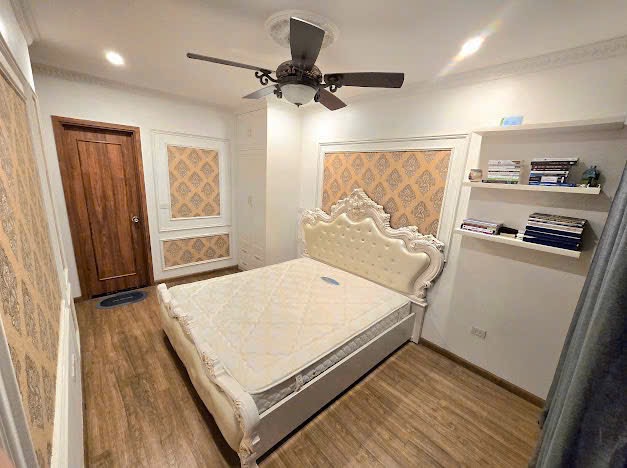 Fully Furnished 2 Bedroom Apartment For Rent At The Emerald Ct8 539 02