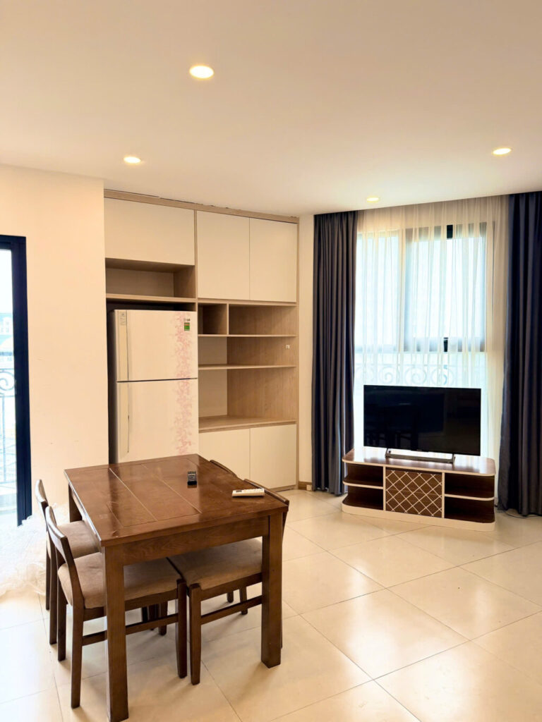Fully Furnished 3 Bedroom Apartment For Rent At The Emerald 02