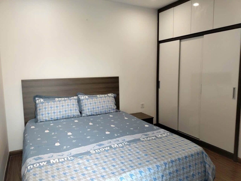 2-Bedroom 2-Bathroom Apartment for Rent at Vinhomes West Point – 67 m² 02