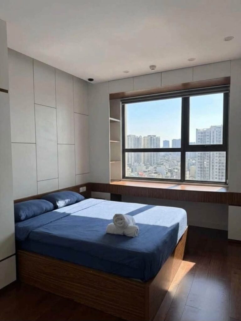2-Bedroom Fully Furnished Apartment for Rent at Vinhomes D’Capitale (2 Bathrooms 70m2) 01