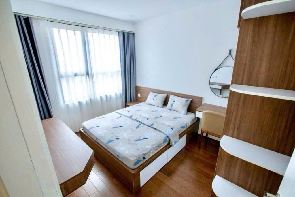3-Bedroom Apartment for Rent at Vinhomes D’Capitale – 90 m² (Bathroom with Bathtub) 02