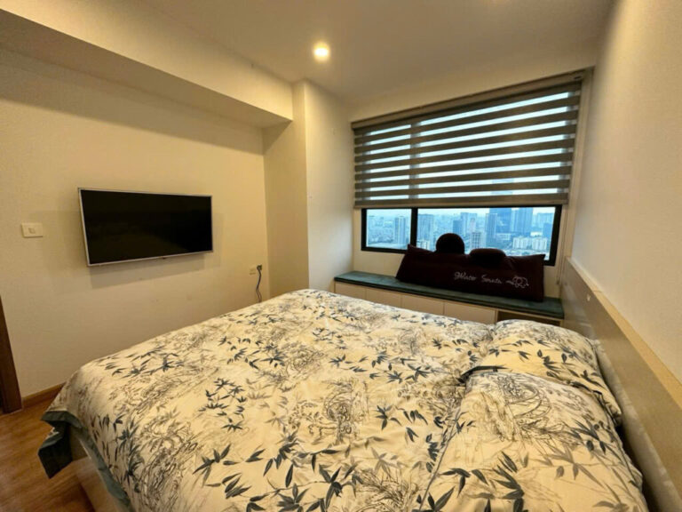 Fully Furnished 1-Bedroom Apartment for Rent at Vinhomes D’Capitale 43m2 01