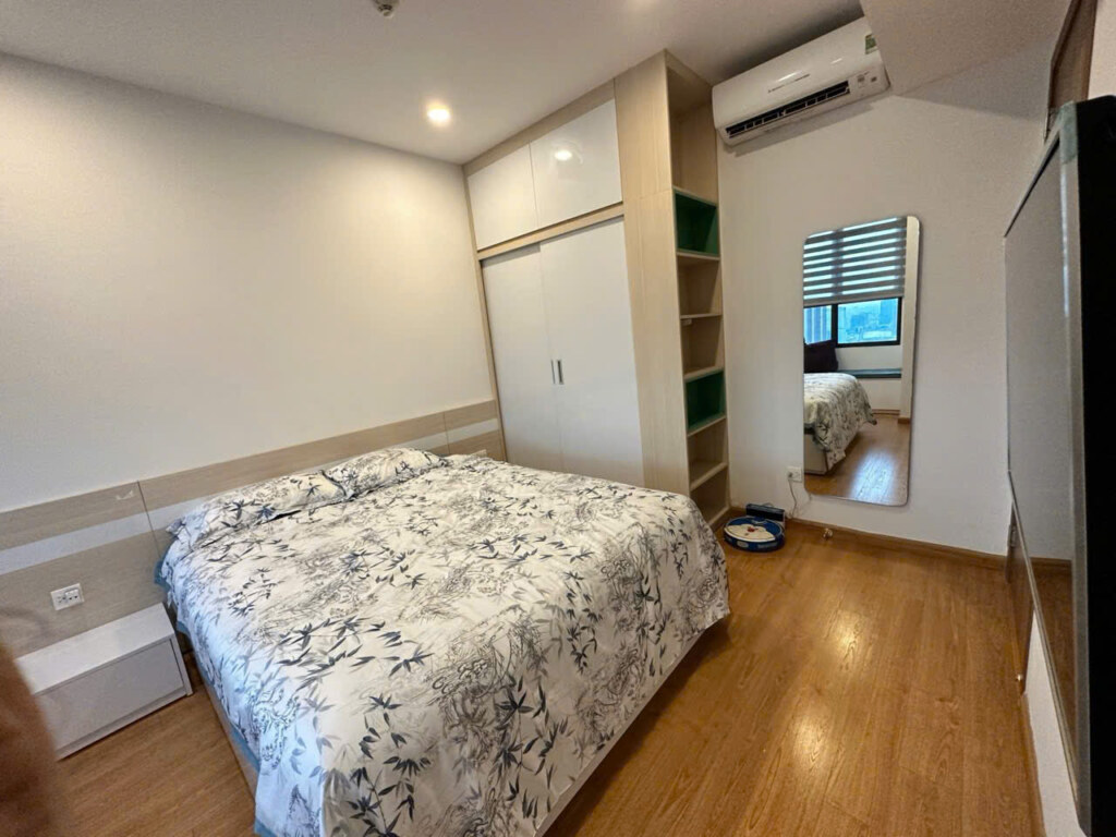 Fully Furnished 1-Bedroom Apartment for Rent at Vinhomes D’Capitale 43m2 03