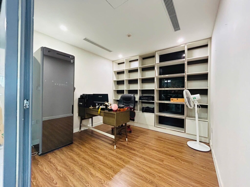 Fully Furnished 3-Bedroom 2-Bathroom Apartment for Rent in Sunshine Center 106m2 02