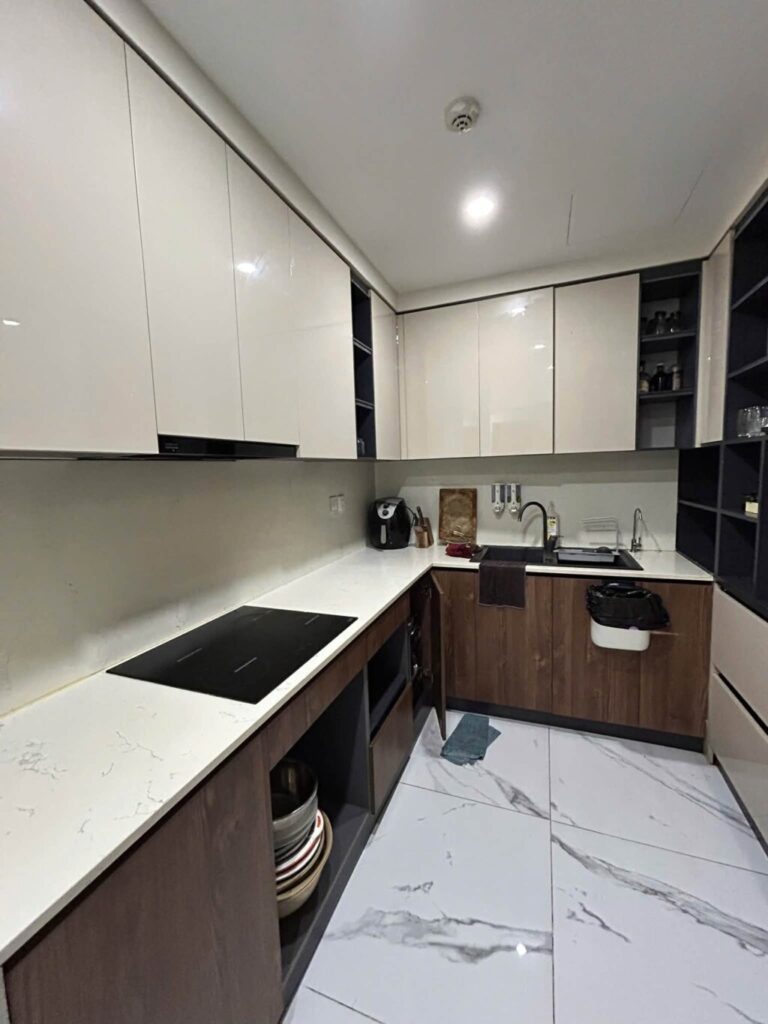 Fully Furnished 3-Bedroom 2-Bathroom Apartment for Rent in Sunshine Center 106m2 03